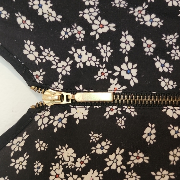 Express Matte Satin top - Picture 2 of 8